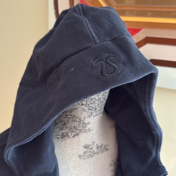 Sweatshirt - Picture 2 of 5